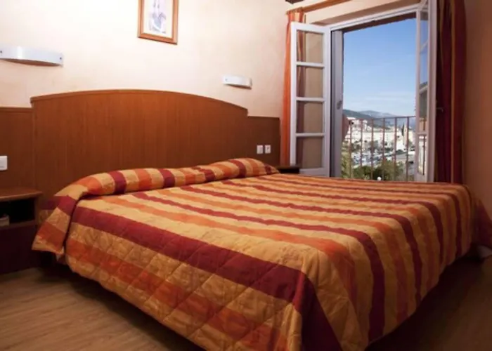 Posta Vecchia Hotel 3*