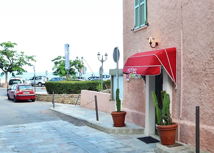 Hotel Posta Vecchia 3*